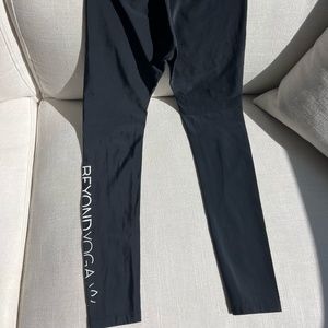 Beyond Yoga Black Pants (S)